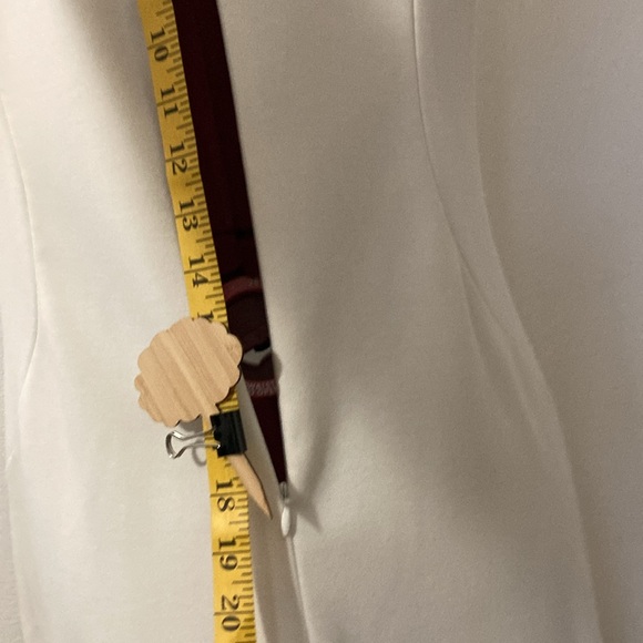 ELLEN TRACY SZ 4 Elegant fully lined Ivory/white Dress with Black beaded accent - Picture 7 of 16